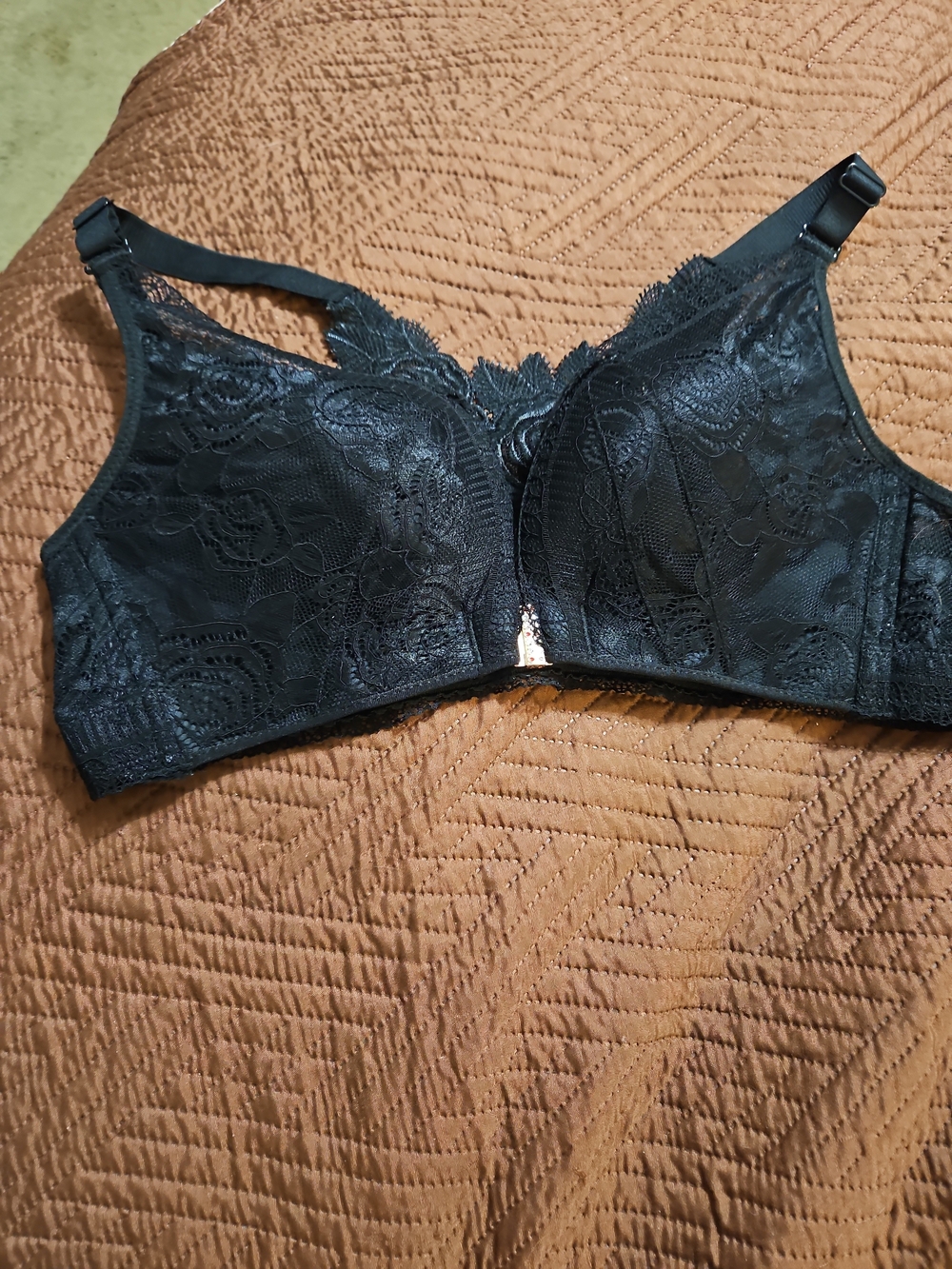 Supportive Black Lace Wireless Bra with Floral Detail